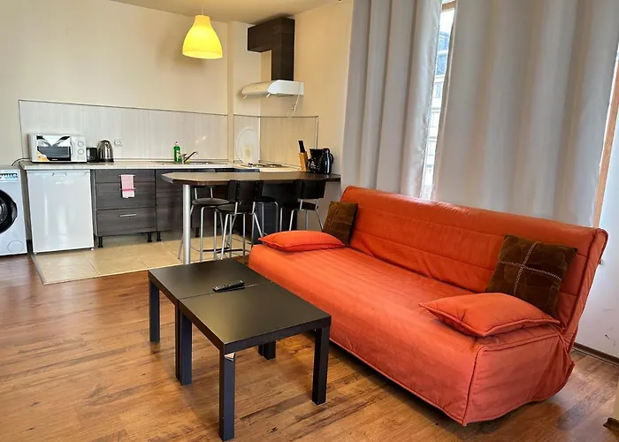 Апартаменты Neon Luxury Next To The Gondola *