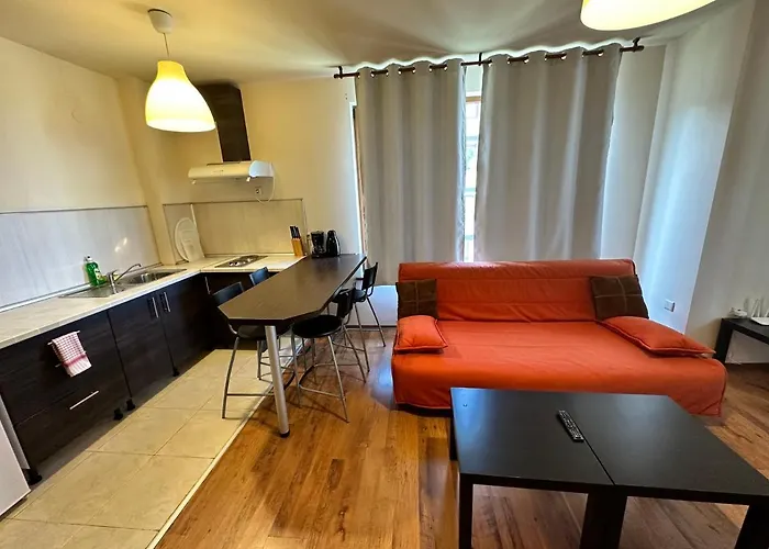 Neon Luxury Next To The Gondola Апартаменты